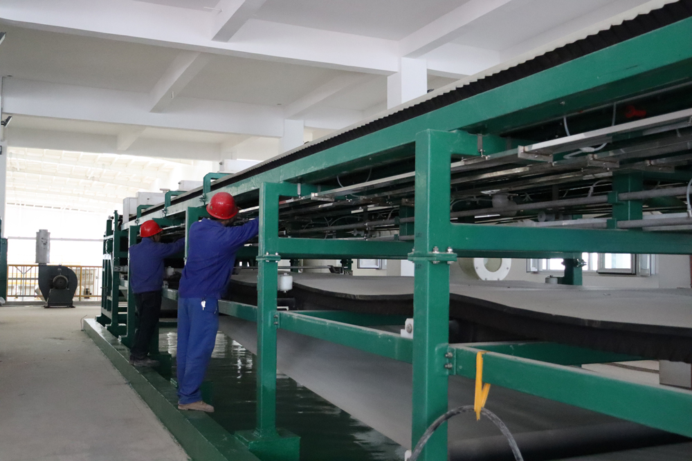 Fully automatic belt washer