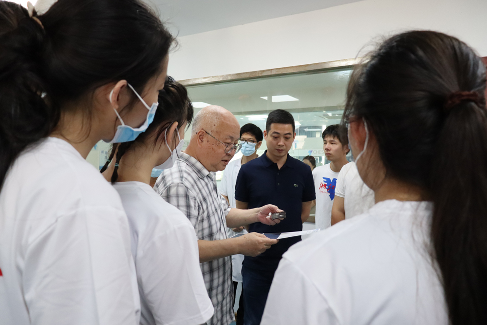 Teachers and Students of Zhejiang University Went to Global New Material International (Chesir) for Research and Study