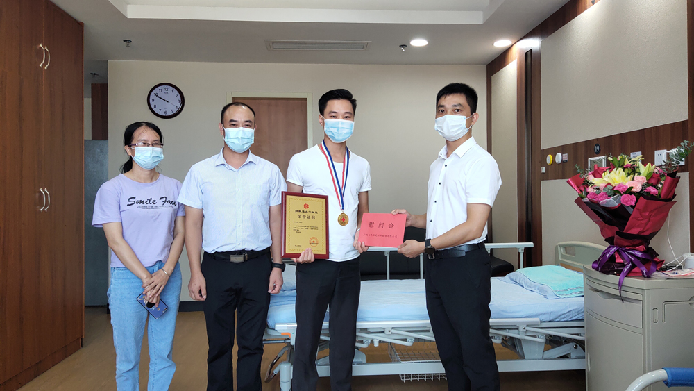 An Employee of Global New Material International Donated Hemopoietic Stem Cell