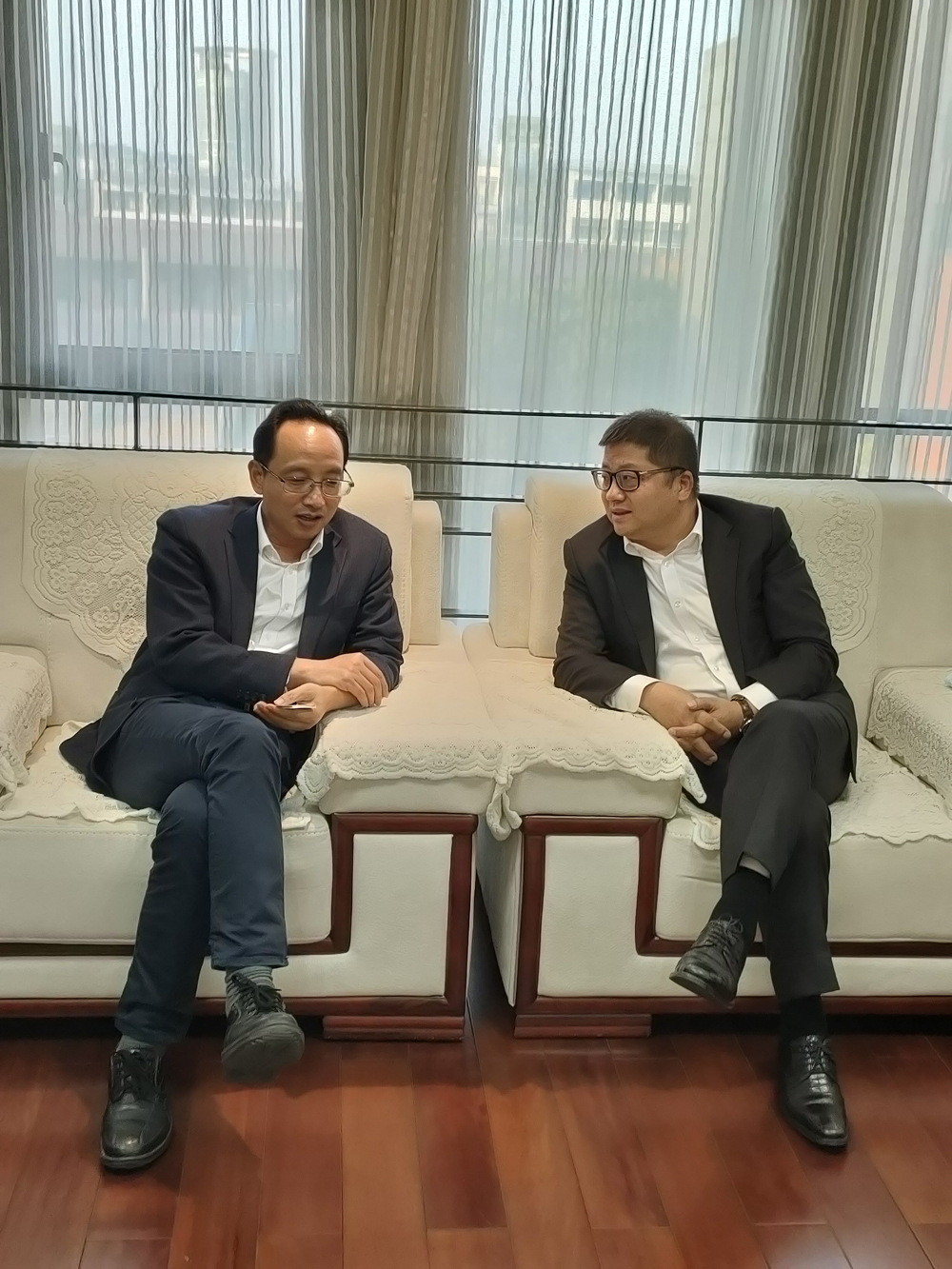 Mr. Su Ertian, Chairman of the Board of Directors of Global New Material International (CHESIR), and His Delegation Visited Zhejiang University