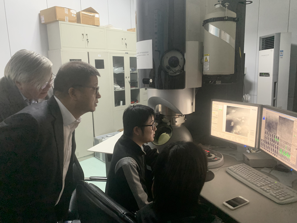 Mr. Su Ertian, Chairman of the Board of Directors of Global New Material International (CHESIR), and His Delegation Visited Zhejiang University