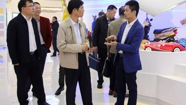 Zhong Huichao, the Deputy Director of the Science and Technology Department of the Autonomous Region and the Director of the Intellectual Property Office, Visited the Chesir Pearlescent Investigation