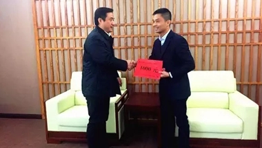 Secretary of the Luzhai County Party Committee Liu Shengyou visited Chesir for New Year's Condolences
