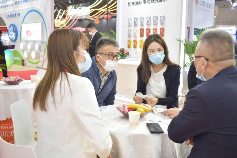 Hand in hand to win the future together